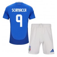 Fotbalové Dres Itálie Gianluca Scamacca #9 Dětské Domácí ME 2024 Krátký Rukáv (+ trenýrky)